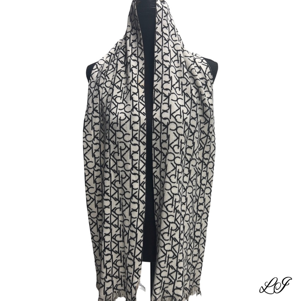 Calvin Klein double faced scarf